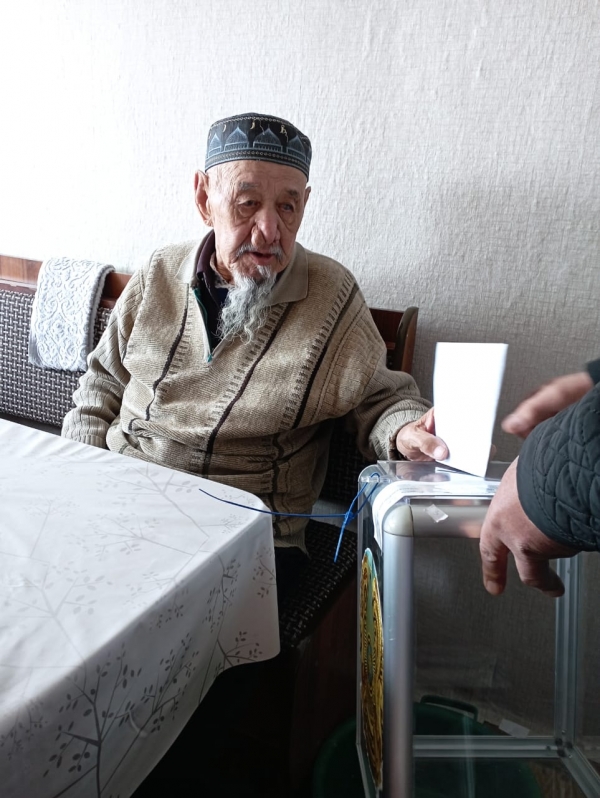 Труженик тыла Жусупов Шактай проголосовал на дому